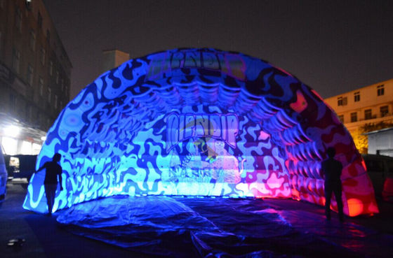 야외 놀이터 이벤트 홍보용 다채로운 LED 부풀이 터널 입구 텐트